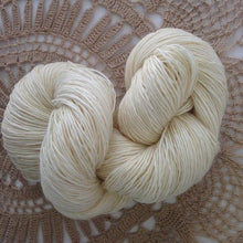 Load image into Gallery viewer, 1ply Superwash Fingering