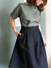 Load image into Gallery viewer, THREE PLEAT SKIRT